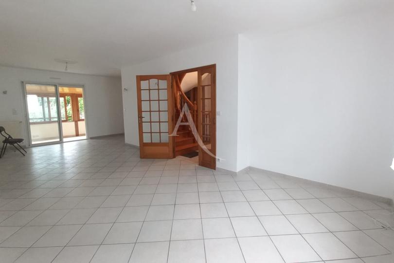 Photo n°3 - Acheter un maison 10 pièces<br/> de 195 m² à Nantes (44100)