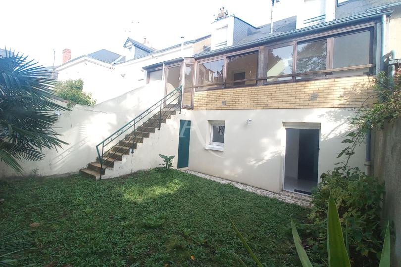 Photo n°7 - Acheter un maison 10 pièces<br/> de 195 m² à Nantes (44100)