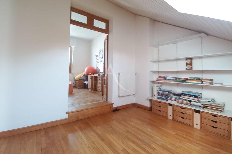 Photo n°10 - Acheter un maison 9 pièces<br/> de 188 m² à Nantes (44100)